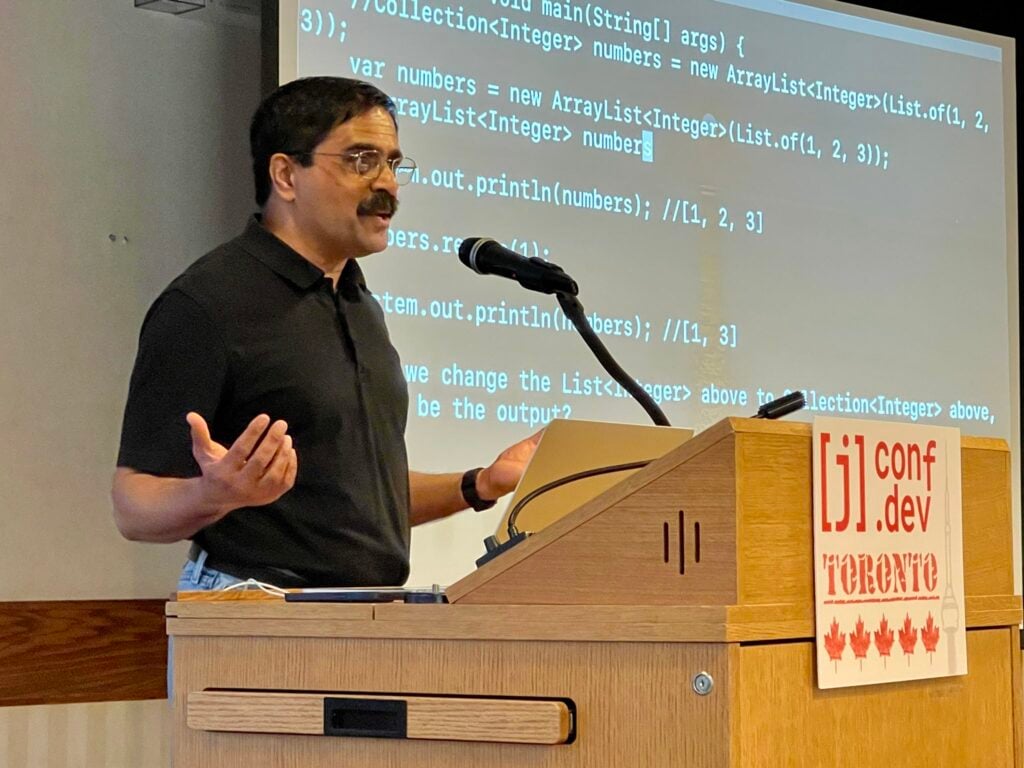Venkat Subramaniam presenting at the JConf.dev Conference